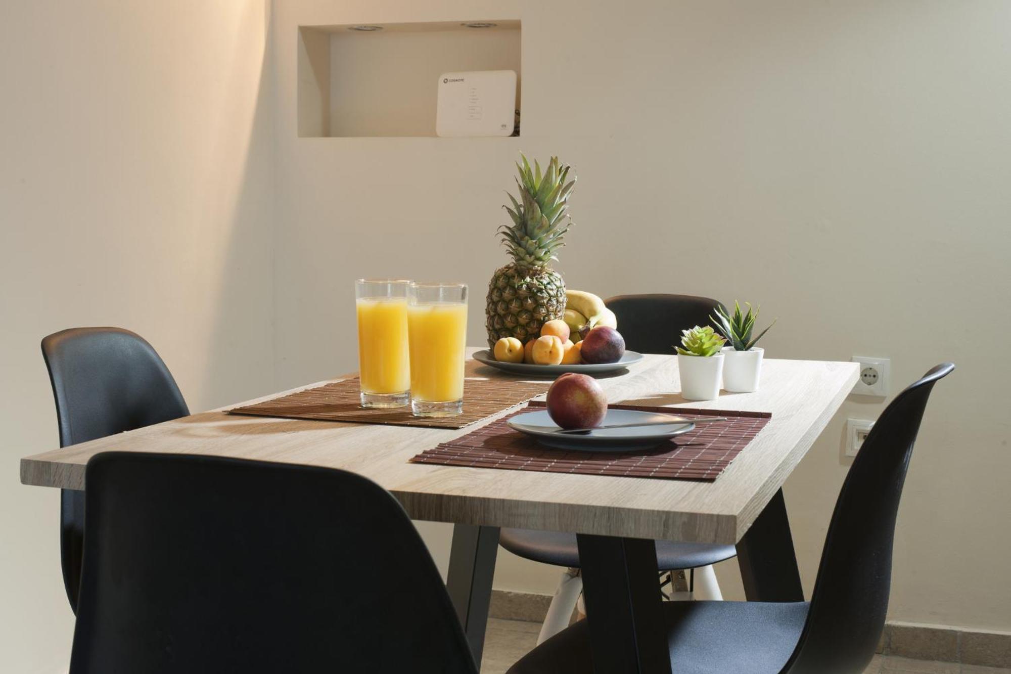 Comfortable Apartment At The Foot Of The Odeon Of Herodes Atticus アテネ エクステリア 写真